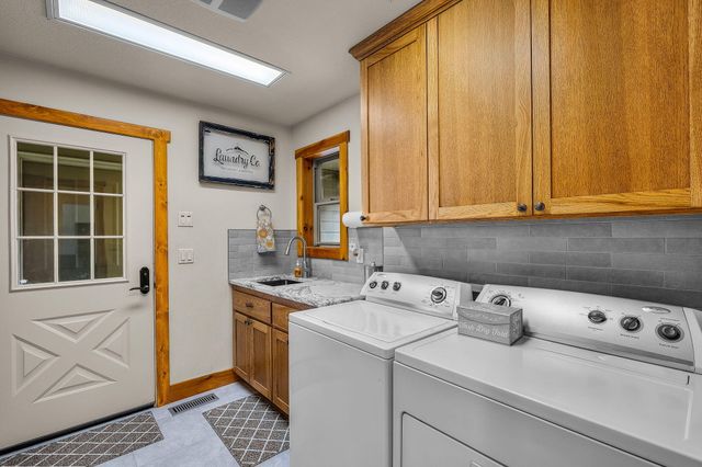 4690 W Antler Avenue, Redmond, OR 97756