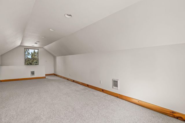 4690 W Antler Avenue, Redmond, OR 97756