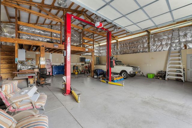 4690 W Antler Avenue, Redmond, OR 97756