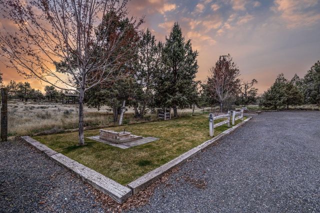 4690 W Antler Avenue, Redmond, OR 97756