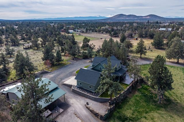 4690 W Antler Avenue, Redmond, OR 97756