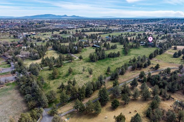 4690 W Antler Avenue, Redmond, OR 97756