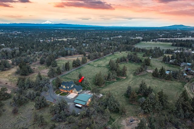 4690 W Antler Avenue, Redmond, OR 97756