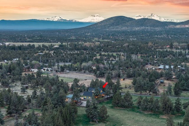 4690 W Antler Avenue, Redmond, OR 97756