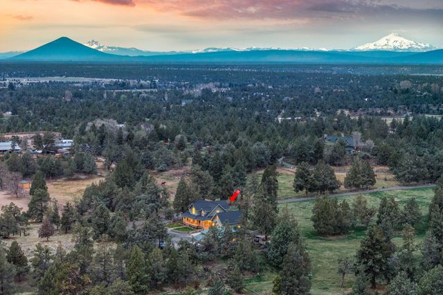 4690 W Antler Avenue, Redmond, OR 97756