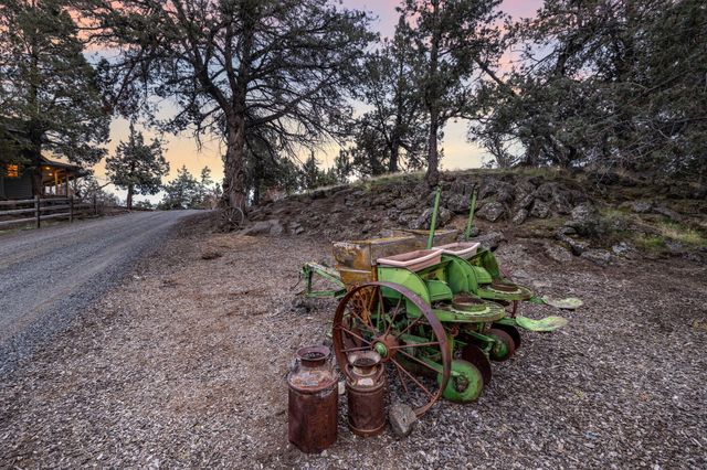 4690 W Antler Avenue, Redmond, OR 97756