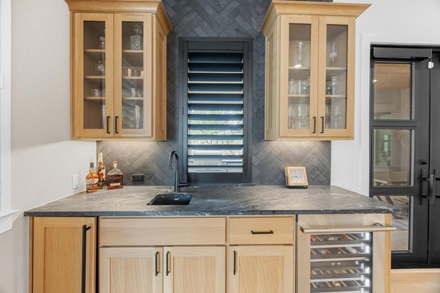 815 Flint Ridge TRL, Georgetown, TX 78628