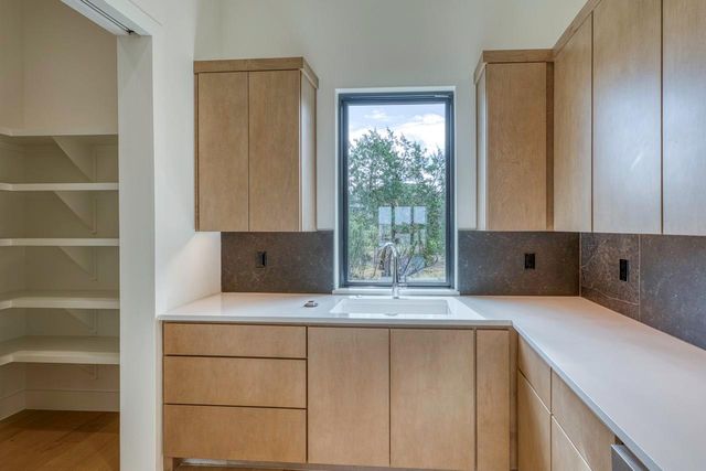 126 Via Roma CT, Horseshoe Bay, TX 78657