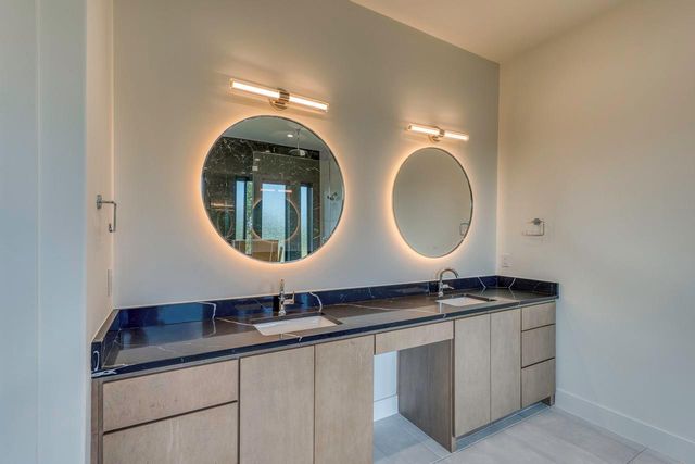 126 Via Roma CT, Horseshoe Bay, TX 78657