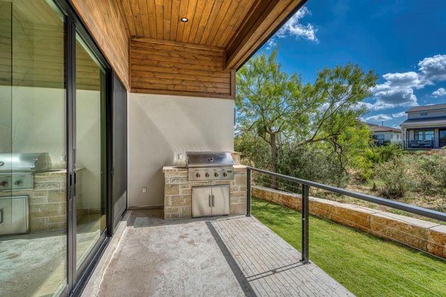 126 Via Roma CT, Horseshoe Bay, TX 78657