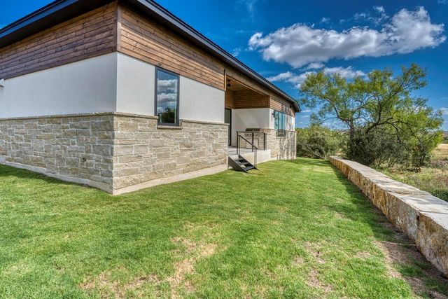 126 Via Roma CT, Horseshoe Bay, TX 78657