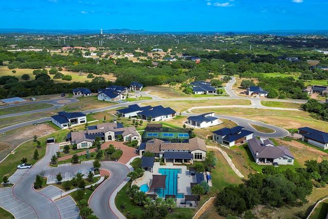 126 Via Roma CT, Horseshoe Bay, TX 78657