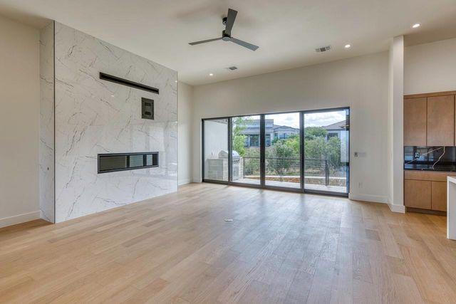 126 Via Roma CT, Horseshoe Bay, TX 78657