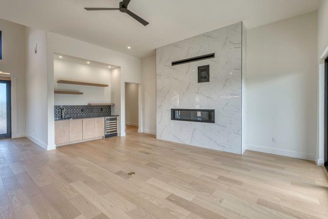 126 Via Roma CT, Horseshoe Bay, TX 78657