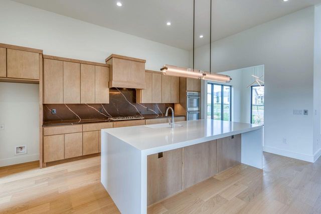126 Via Roma CT, Horseshoe Bay, TX 78657