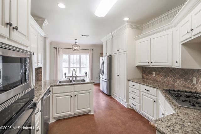 77 Moss Woods Drive, Madison, MS 39110