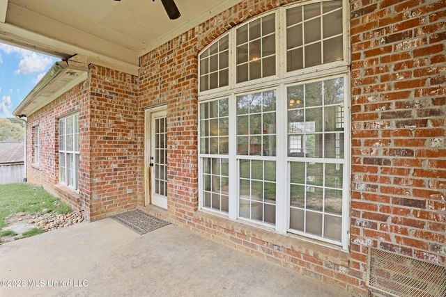 77 Moss Woods Drive, Madison, MS 39110