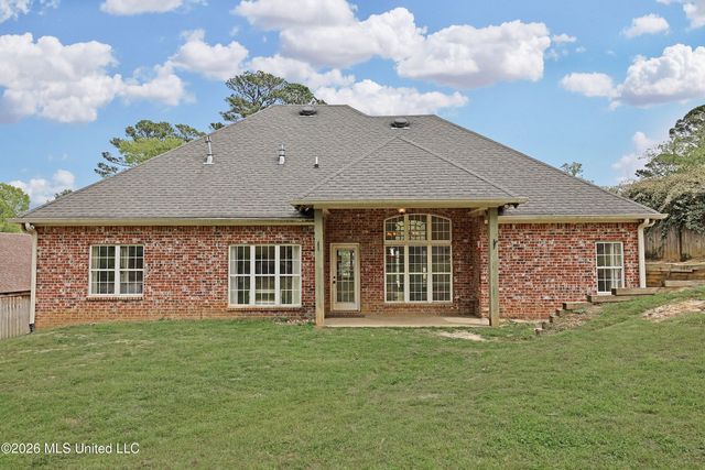 77 Moss Woods Drive, Madison, MS 39110