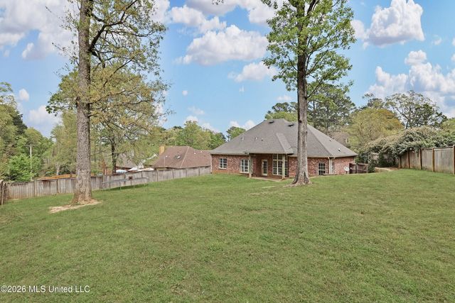 77 Moss Woods Drive, Madison, MS 39110
