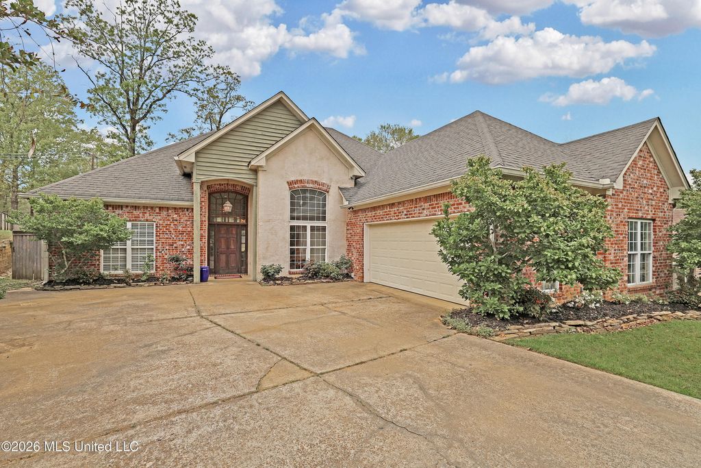 77 Moss Woods Drive, Madison, MS 39110