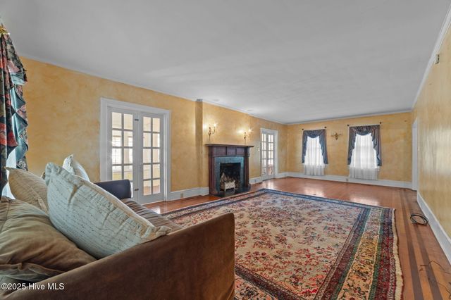 510 W Washington Avenue, Kinston, NC 28501