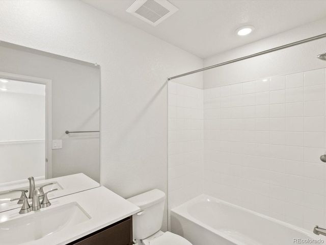 1628 Yampa River Dr, Windsor, CO 80550