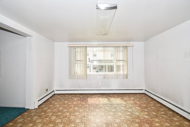 23 Bemis St, Chicopee, MA 01013