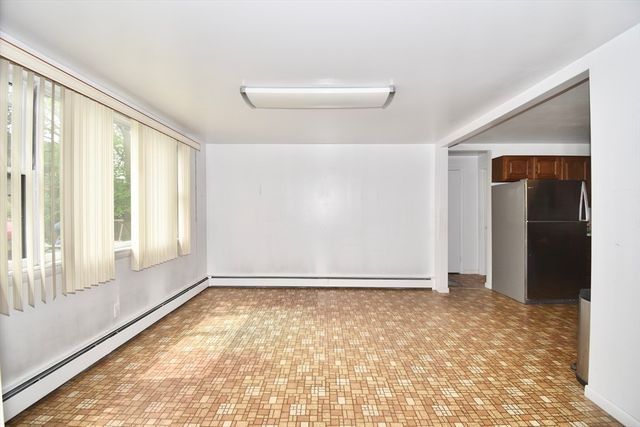 23 Bemis St, Chicopee, MA 01013