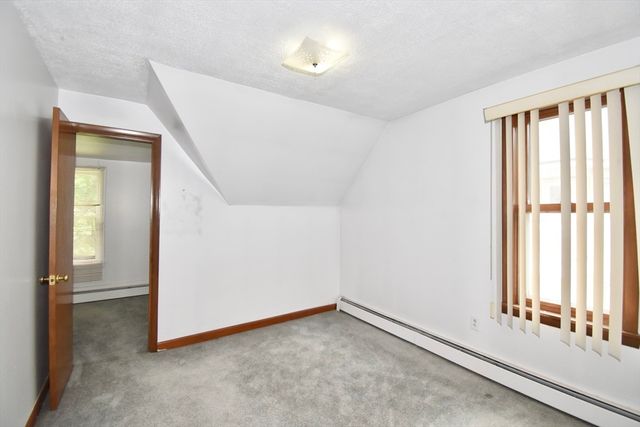 23 Bemis St, Chicopee, MA 01013