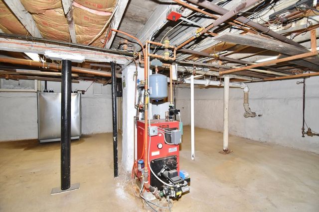 23 Bemis St, Chicopee, MA 01013