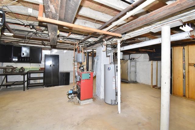 23 Bemis St, Chicopee, MA 01013