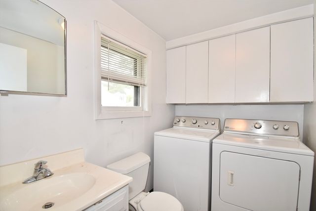 23 Bemis St, Chicopee, MA 01013