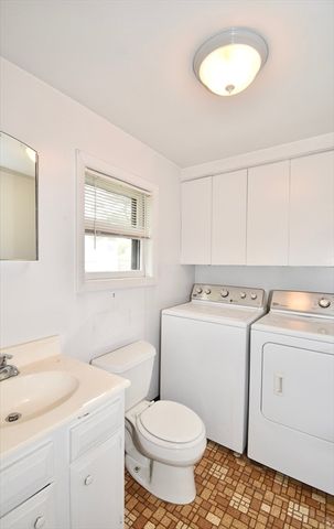 23 Bemis St, Chicopee, MA 01013