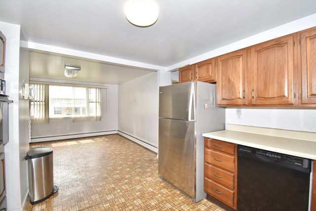 23 Bemis St, Chicopee, MA 01013