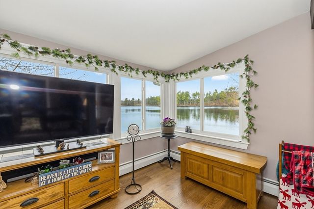 25 Whitney Pond Rd, Groton, MA 01450