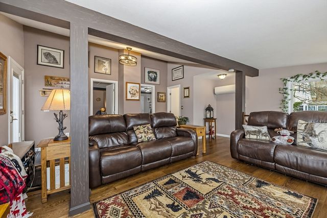 25 Whitney Pond Rd, Groton, MA 01450
