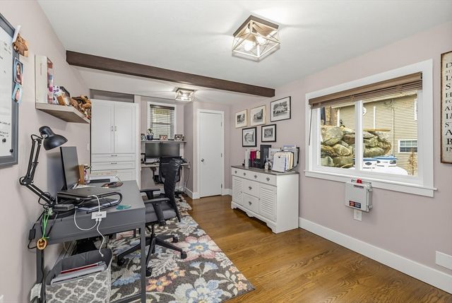 25 Whitney Pond Rd, Groton, MA 01450
