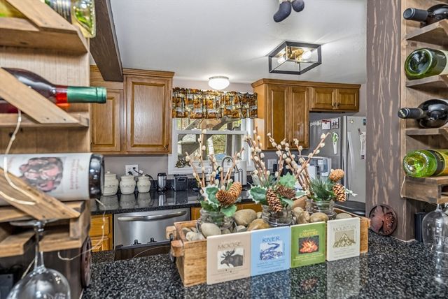 25 Whitney Pond Rd, Groton, MA 01450