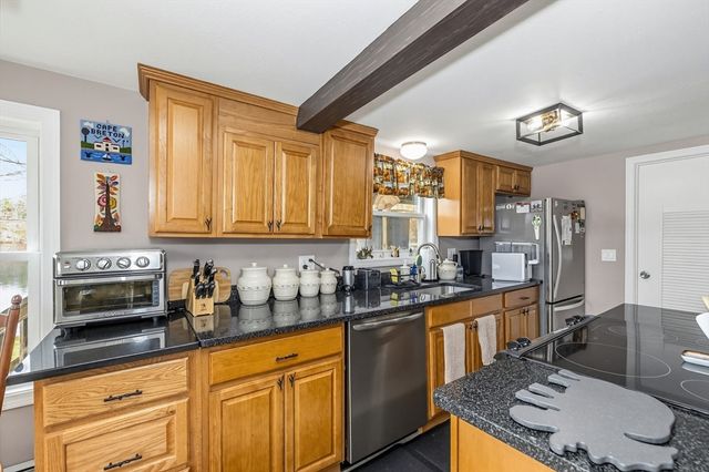25 Whitney Pond Rd, Groton, MA 01450