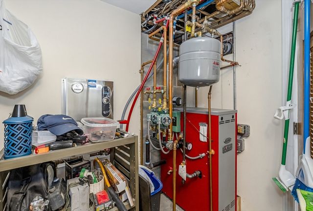 25 Whitney Pond Rd, Groton, MA 01450