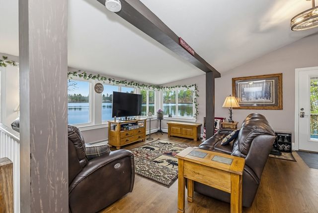 25 Whitney Pond Rd, Groton, MA 01450