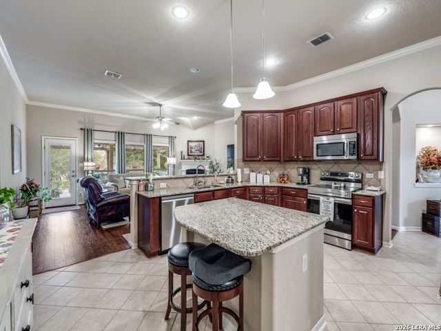 6050 Covers, Schertz, TX 78108