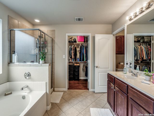 6050 Covers, Schertz, TX 78108