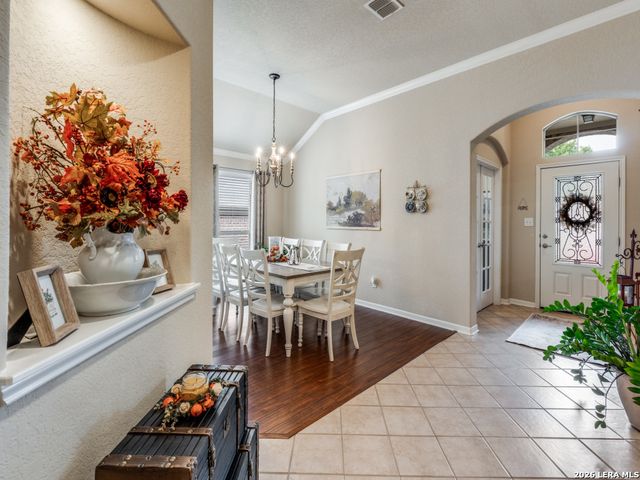 6050 Covers, Schertz, TX 78108