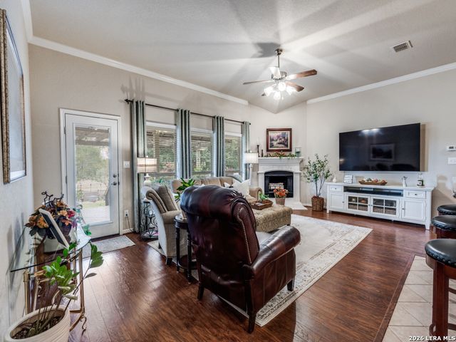 6050 Covers, Schertz, TX 78108