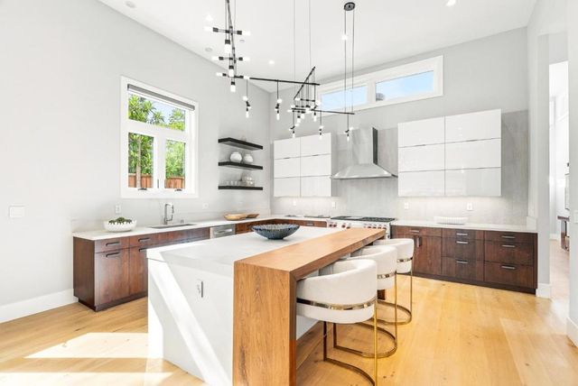 3751 El Centro Street, Palo Alto, CA 94306