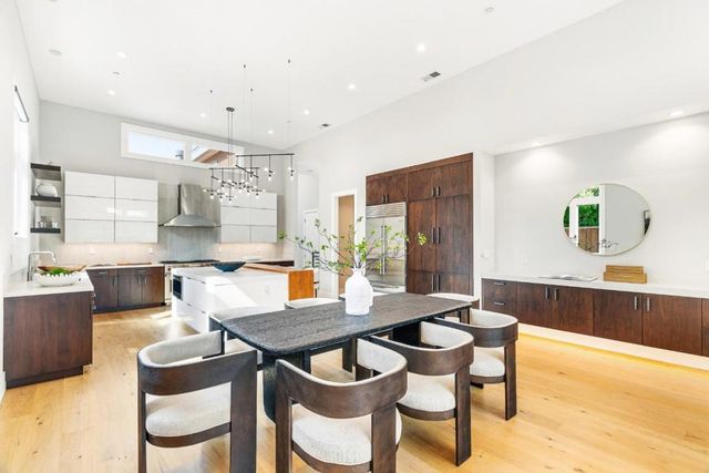 3751 El Centro Street, Palo Alto, CA 94306