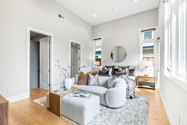 3751 El Centro Street, Palo Alto, CA 94306