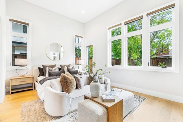 3751 El Centro Street, Palo Alto, CA 94306