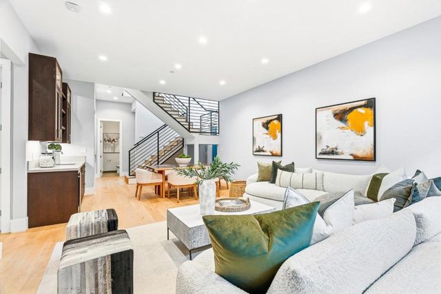 3751 El Centro Street, Palo Alto, CA 94306